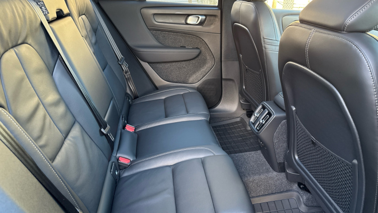 Volvo XC40 2.0 B4P Ultra Dark 5dr Auto Petrol Estate